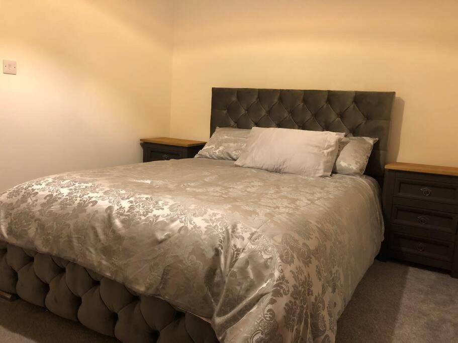 The Villas, Newly Refurbished Modern Home - Free Parking, Prime, Netflix Buckingham Dış mekan fotoğraf